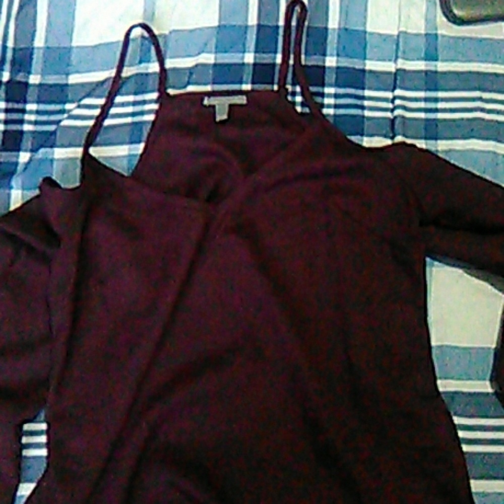 Womens xs lomg sleeved cold shoulder top